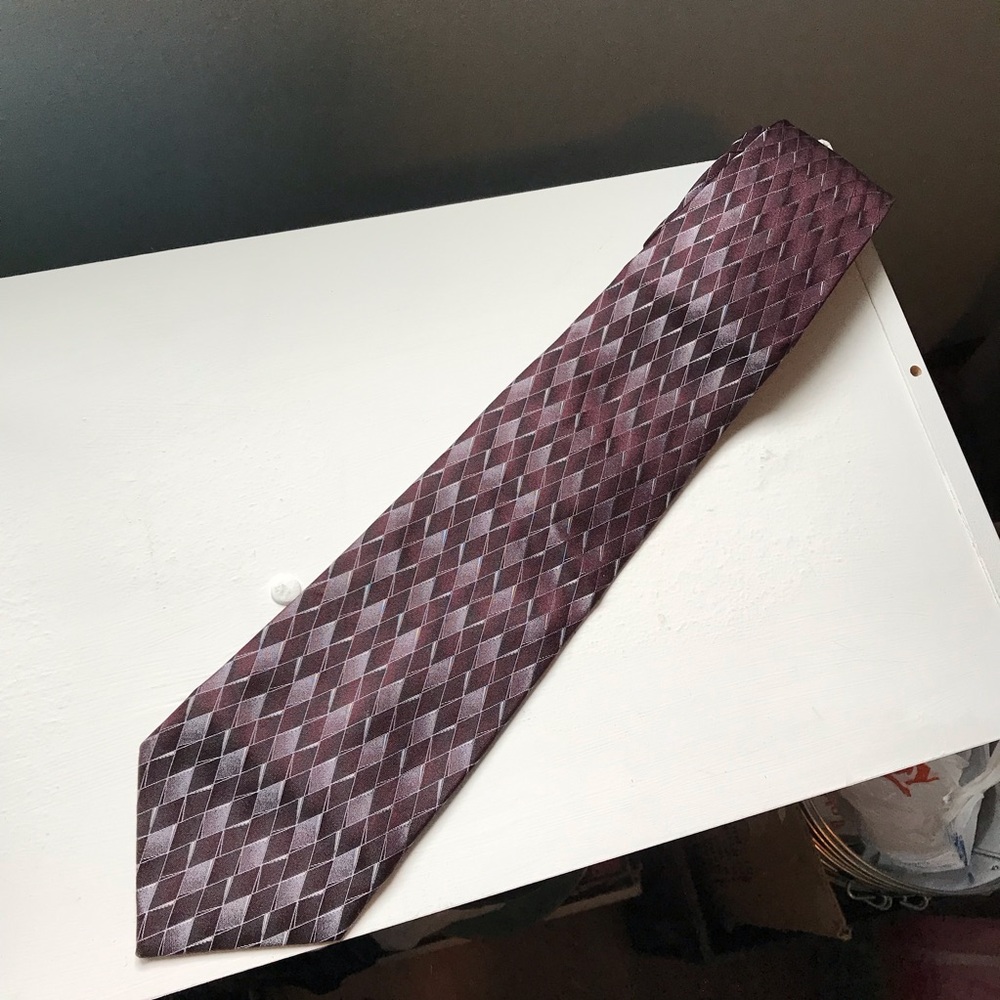 Vintage Joseph & Feiss International Necktie 100% Silk Tie Purple Retro Design